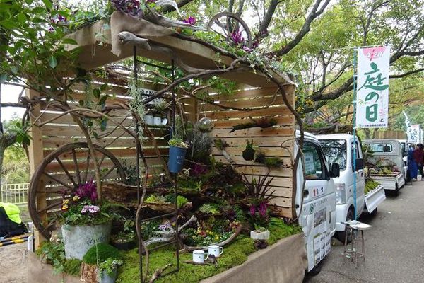 Những khu vườn đẹp như tranh trên xe tải của người Nhật